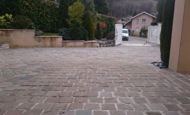 Création d'une allée en pavés, Jarrie, Eden parc paysage